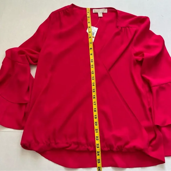 Michael Kors wrap and snap around  blouse - Picture 9 of 9